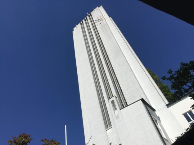 Turm der Kirche Mariä Himmelfahrt