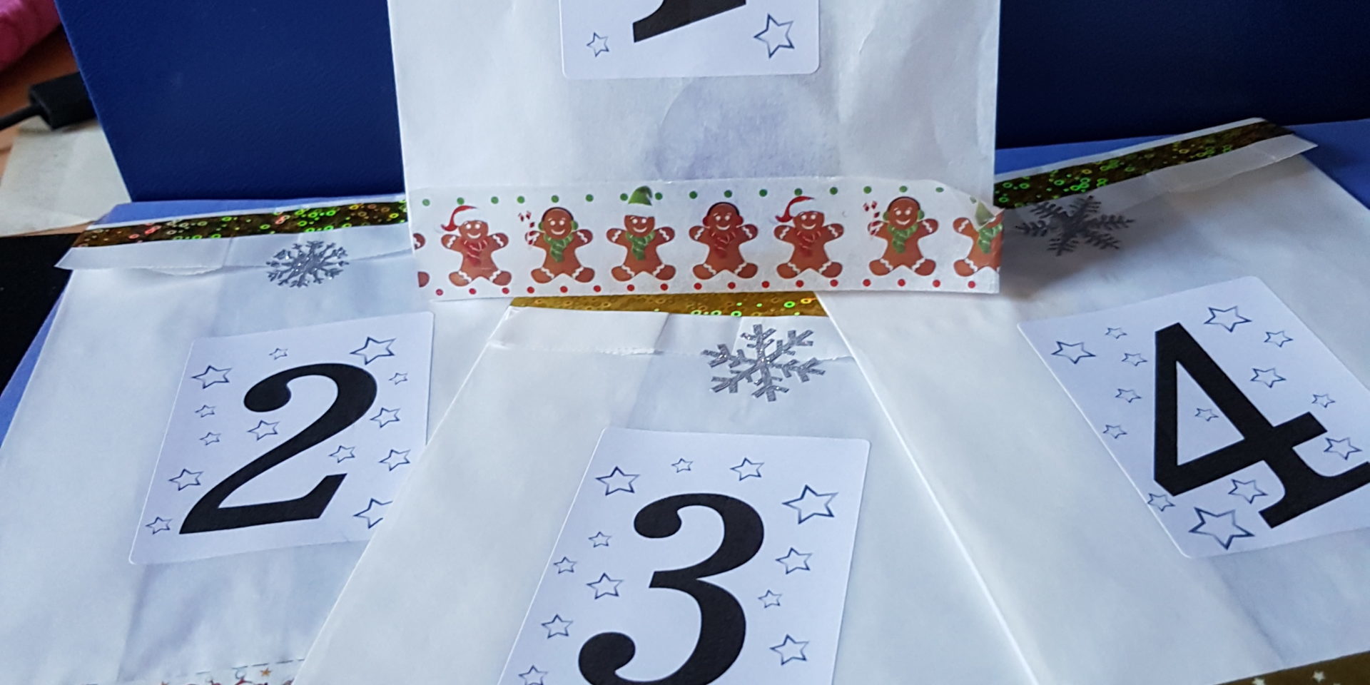 Bild 1-4 Adventtütchen